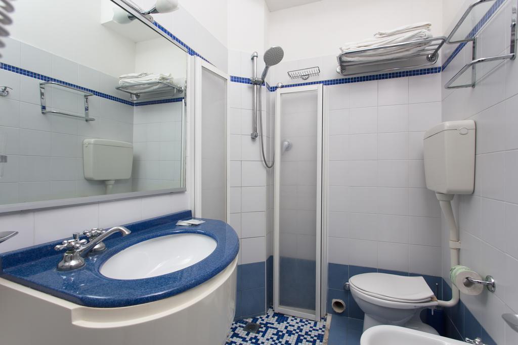 Hotel New Castle Cesenatico Rum bild