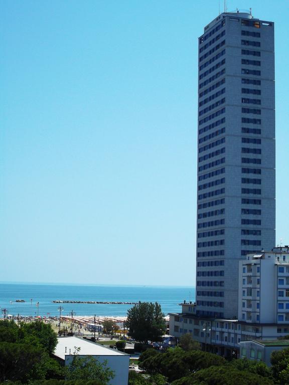 Hotel New Castle Cesenatico Exteriör bild