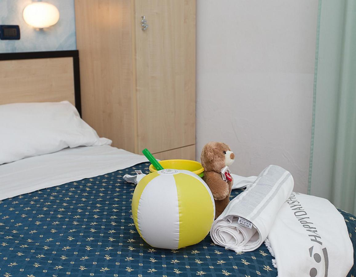 Hotel New Castle Cesenatico Exteriör bild